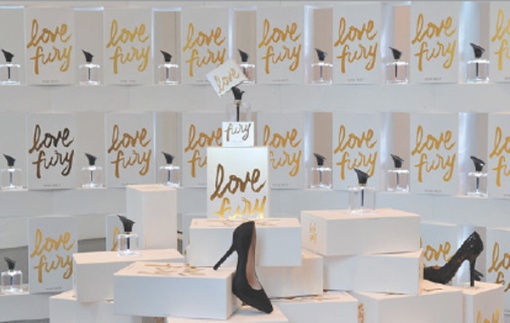 Checkout the Nine West Spring/Summer 2012 collection below, showcased in a special event held in Shanghai
